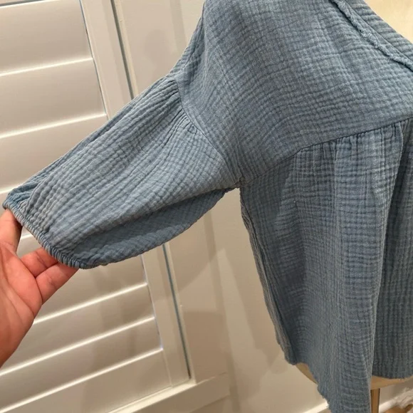 Blue Women's Top - Picture 3 of 3